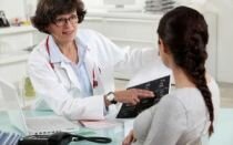 Киста яичника симптомы и лечение, размеры. чем опасно образование большого размера